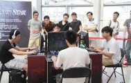 巅峰对决！LGD 3-2 险胜OG，成功捧起2025不朽盾